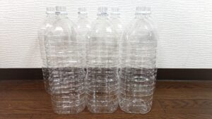 空のペットボトル